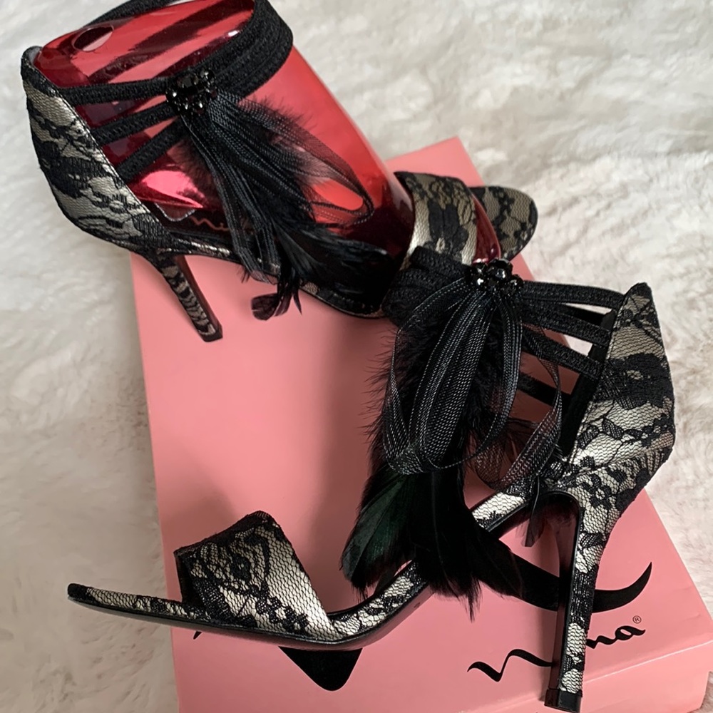 NEW! Nina Clara Champagne Lacey Pump 4” inch heels-  Sexy!